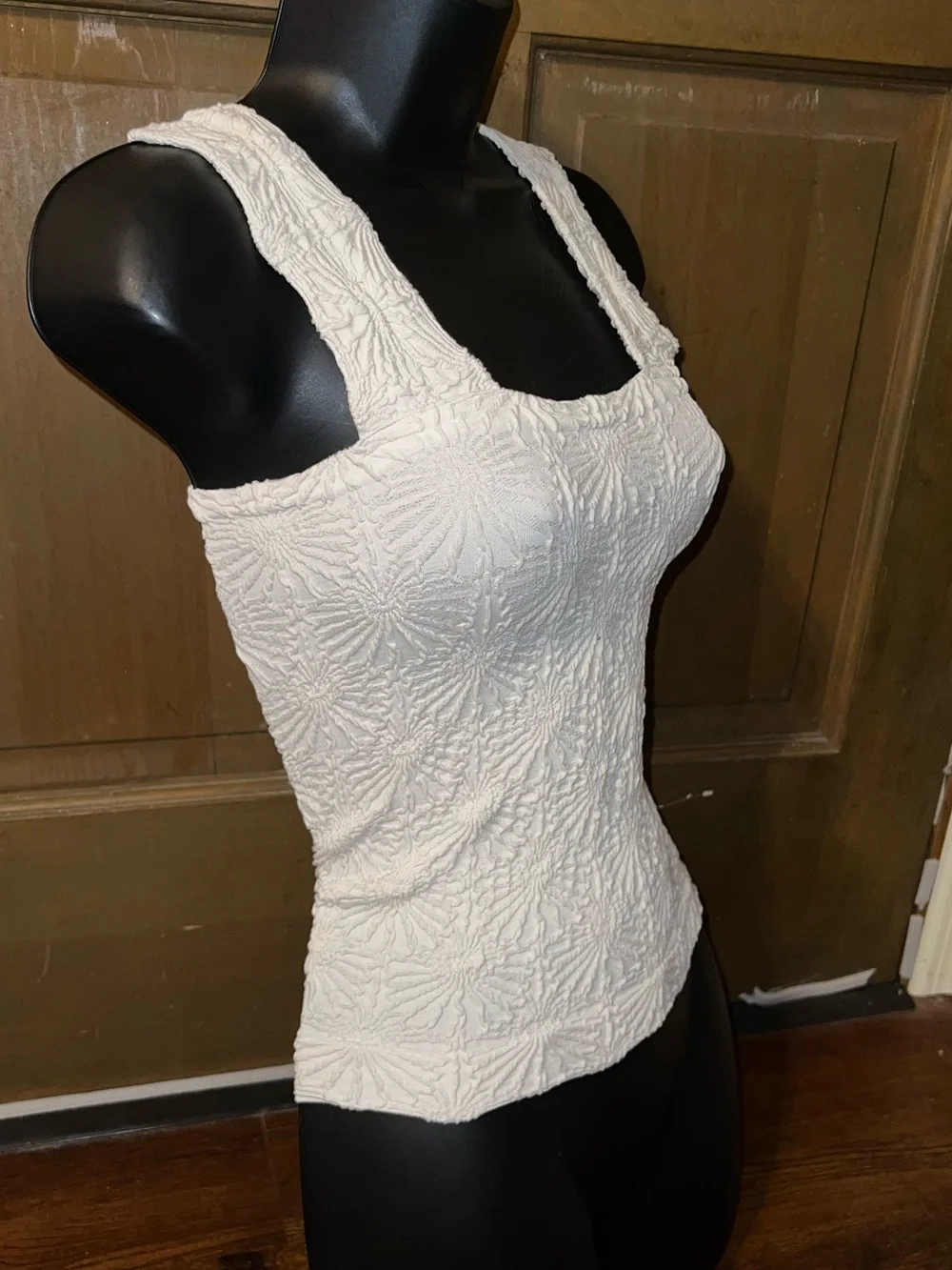 Altar'd State Intimate Blaire Seamless Cream Floral Square Neck Tank Size S/M - Picture 4 of 7